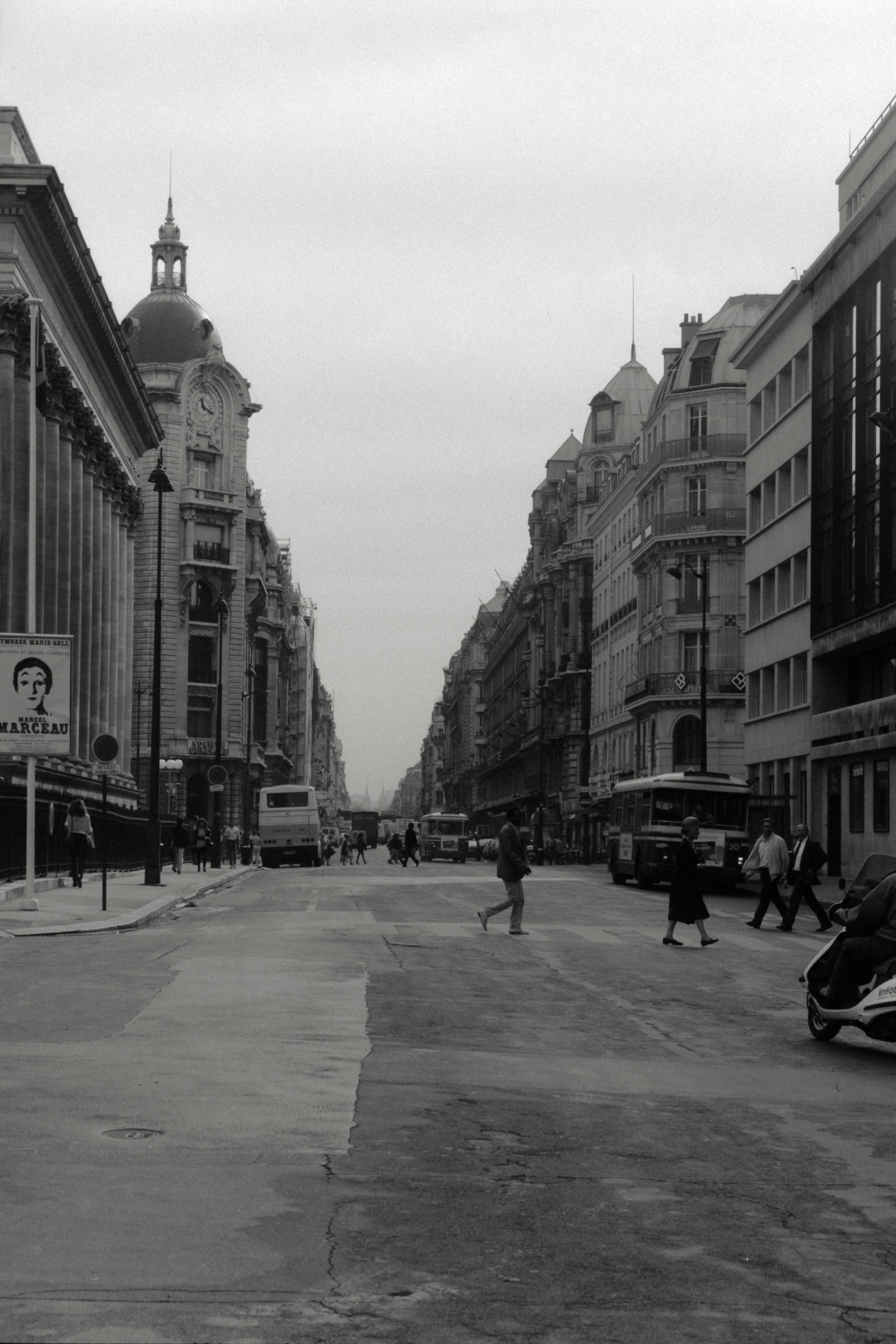 AHP F1990 09 003 sc250506 img07 NLP